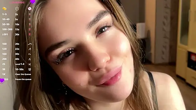 LubaSeirers Stripchat cam model