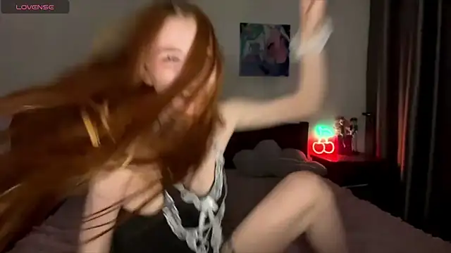 Kiralovessto live sex cam