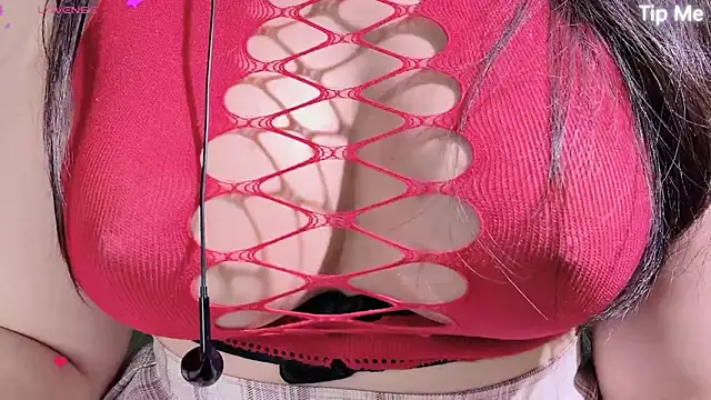 donghuangtaiyi--... Live Webcam on Stripchat