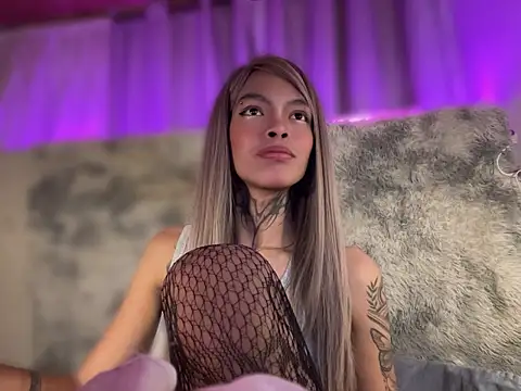 tsumugi_kagura (T teen) - BE MY KING  SHOW UR LOVE