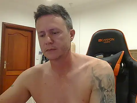 TroyDieselXXX webcam