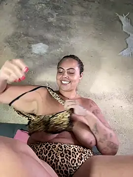 Chloe_Leaozinho webcam