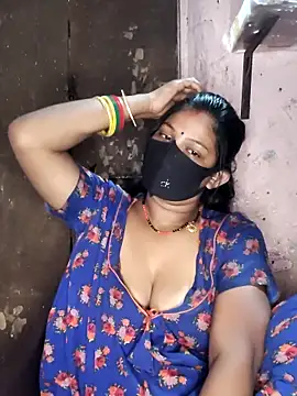 Webcam Model (Hotcouplepriya)  is live.Free join now!