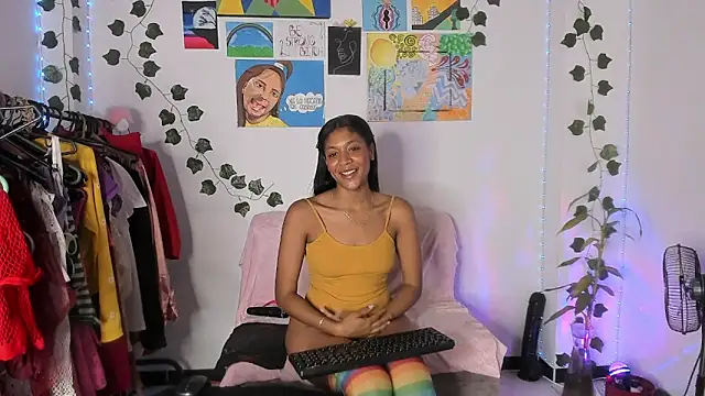 ElectraaJoness webcam