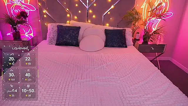 MirielleNymph webcam