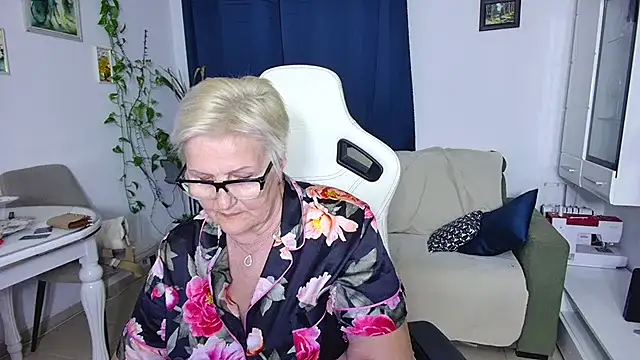 selenna57 - Selenna57's free webcam - UK Sex Cams