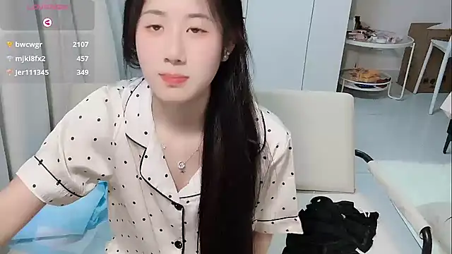 美女Yvonne-07在线直播