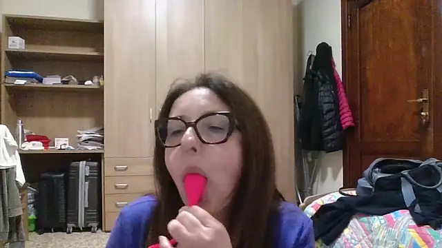 miasexmilf - Miasexmilf's free webcam - UK Sex Cams