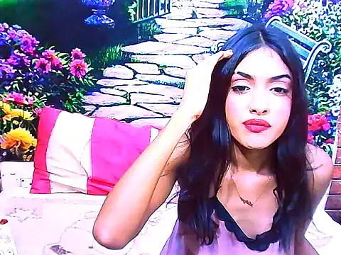 IndianPretty14u2Luv webcam