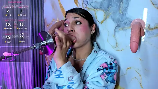 mlucreciasucker303av webcam