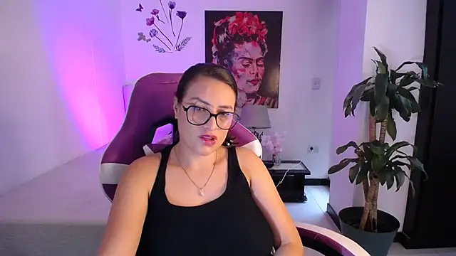 esmeraldaa230 webcam