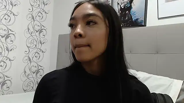 pocahontamoon webcam