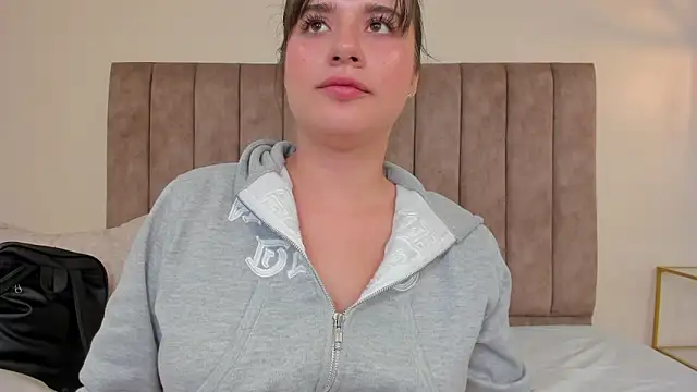 amber_colliiins webcam