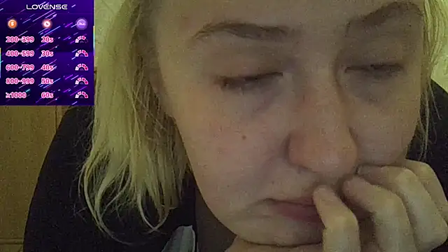 CurvyWild_Lady30 webcam