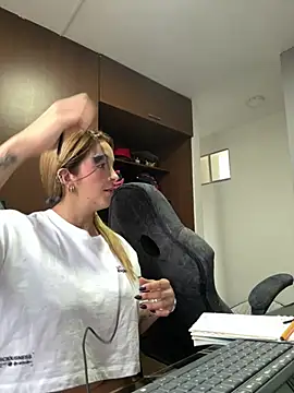 Dra-Dr-Fitness webcam