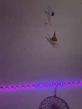 Juicybiotyyaif webcam