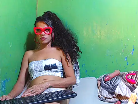 ToiletPlayBarbieDoll webcam