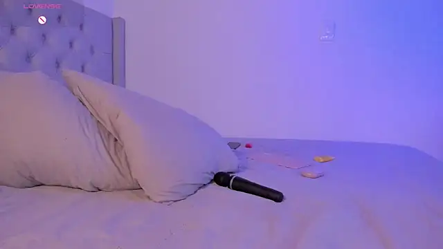 kristal_benet webcam