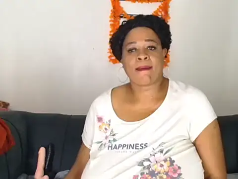 BUSTYQUEEN56_ webcam