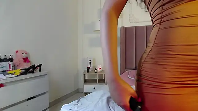 LiaTrainor live sex cam