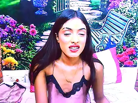 IndianPretty14u2Luv webcam