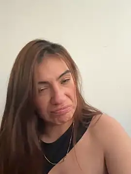 emmily_d (F milf) - Spank Ass