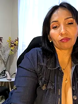 Webcam Model (Mrsvictoriaaa)  is live.Free join now!