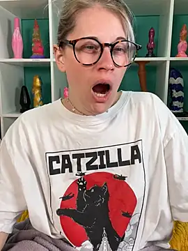 jessyley (F young) - Boobs Massage extrem 5min