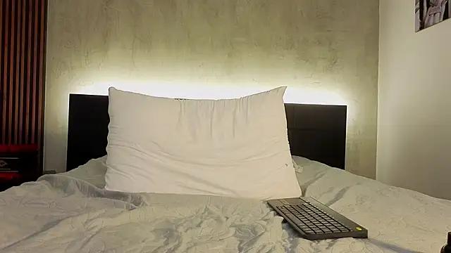 emmi_collinss webcam