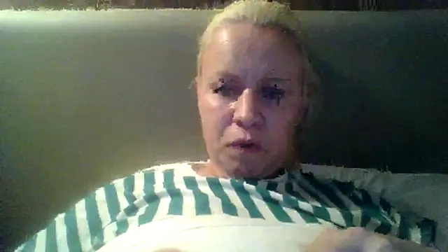 jennyblondeuk webcam