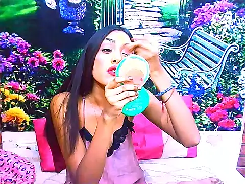 IndianPretty14u2Luv webcam