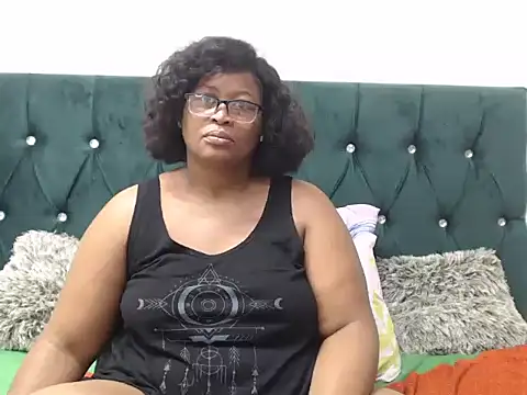 Curves2Devour webcam