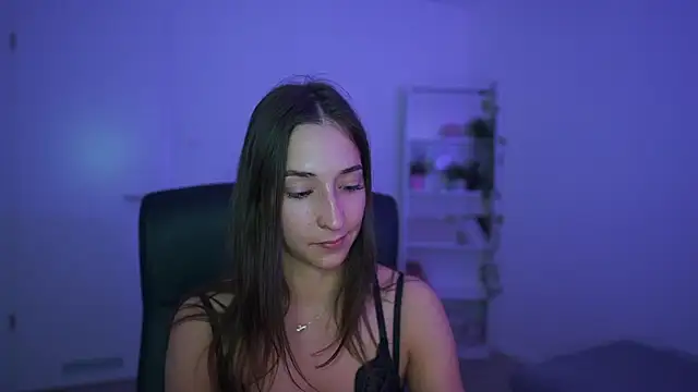 Crystalbrunette18 webcam