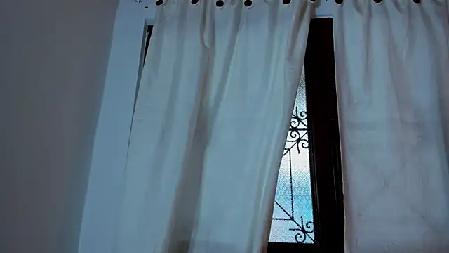 alisha_desire webcam