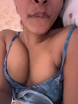 Goddess_sneha's live cam