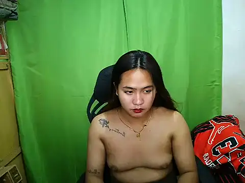 BestCausinEVER2324 webcam