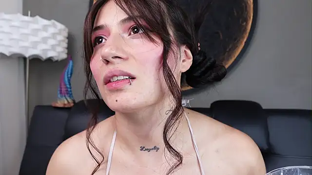 miss_sharlotte18 webcam