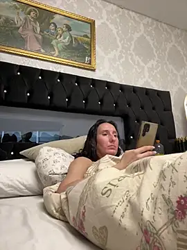 Emi_RoseMaus - Live Cam