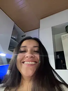 Webcam Model (Veronica_Wins_)  is live.Free join now!