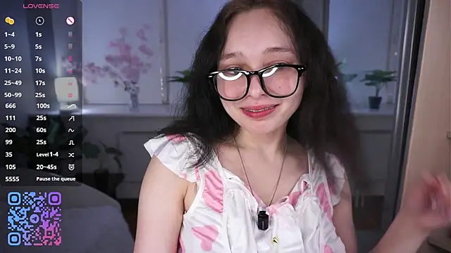 HannaHayles Live Webcam on Stripchat