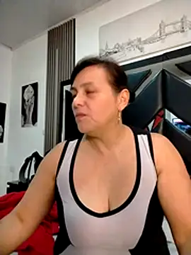 Natasha_miilf webcam