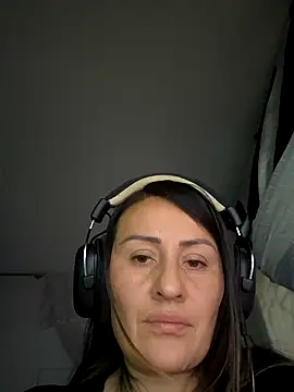 LuisaFernanda170823 webcam