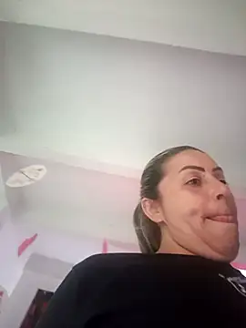 Webcam Model (maynor_1998)  is live.Free join now!