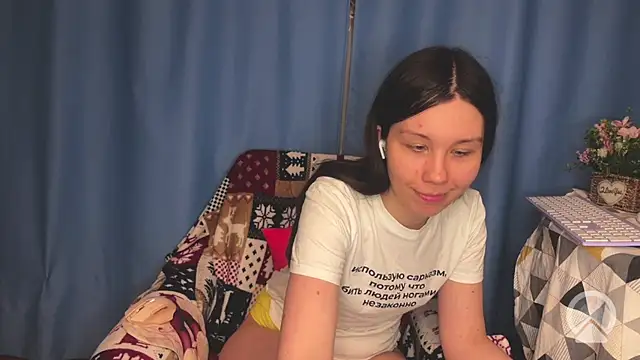 pink_pikachu_ webcam