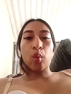 Sexy_sara_outdoorss webcam