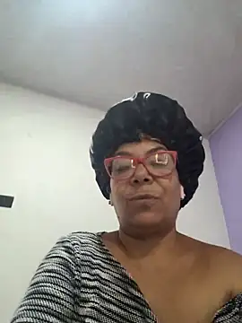 Scarlet_curly8a webcam