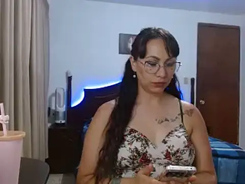 AloLovely_ webcam