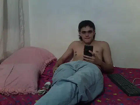 Scarlethbloom__ webcam