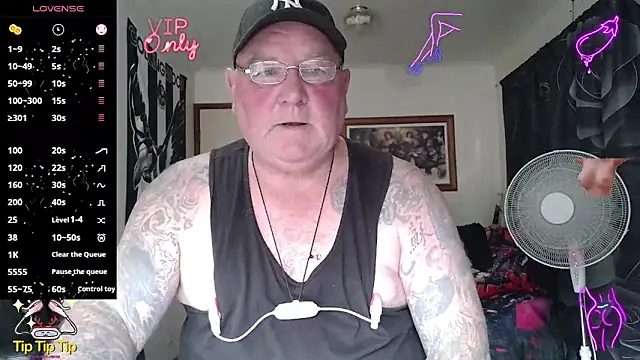 KINKYBLUEYES69 webcam