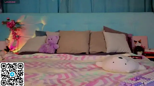 Aurora_Bennet webcam